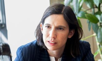 Elly Schlein: “Il gioco d’azzardo è una schiavitù, stop alle sale vicino alle scuole”