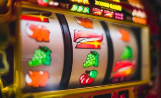 Dati gioco novembre 2024 – Prosegue il volo del casinò, poker cash in calo
